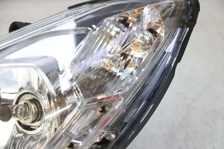 photo de LEFT HEADLIGHT PEUGEOT SATELIS 125 (2013 - 2018)