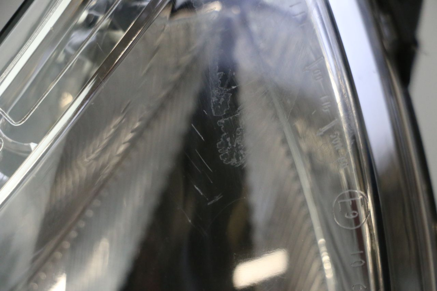 photo de LEFT HEADLIGHT PEUGEOT SATELIS 125 (2013 - 2018)