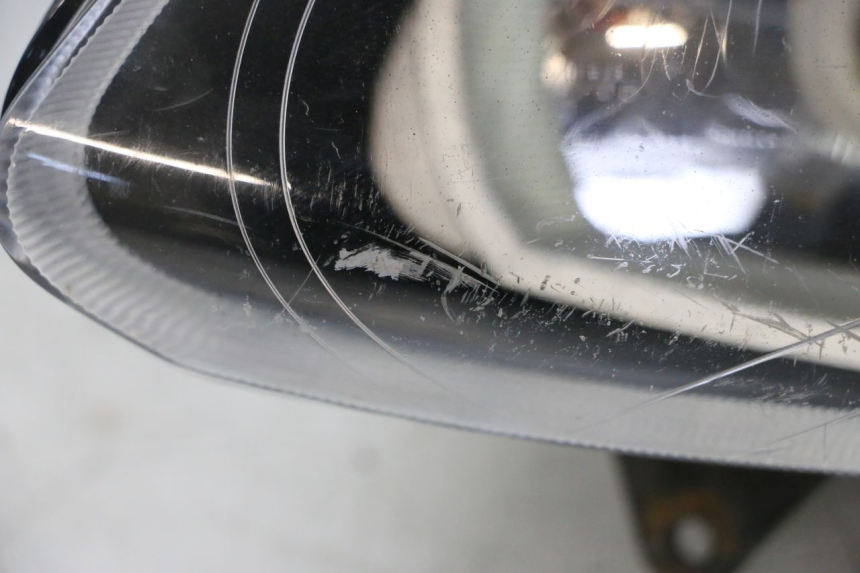 photo de LEFT HEADLIGHT YAMAHA TZR 50 (2008 - 2016) - Markings and original references