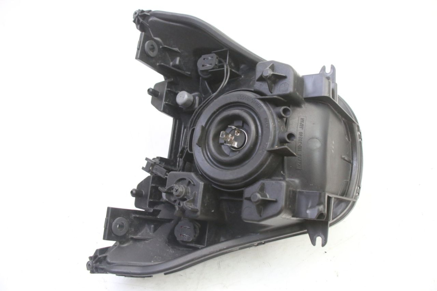 photo de HEADLIGHT SUZUKI GSR 750 (2011 - 2017)