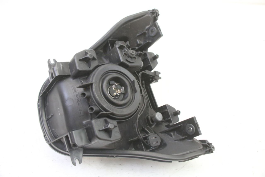 photo de HEADLIGHT SUZUKI GSR 750 (2011 - 2017)