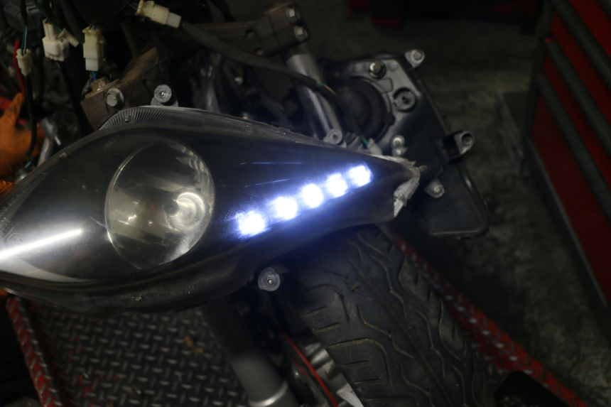 photo de HEADLIGHT JM MOTORS GTS 125 (2015 - 2019) - Zoom on usage condition