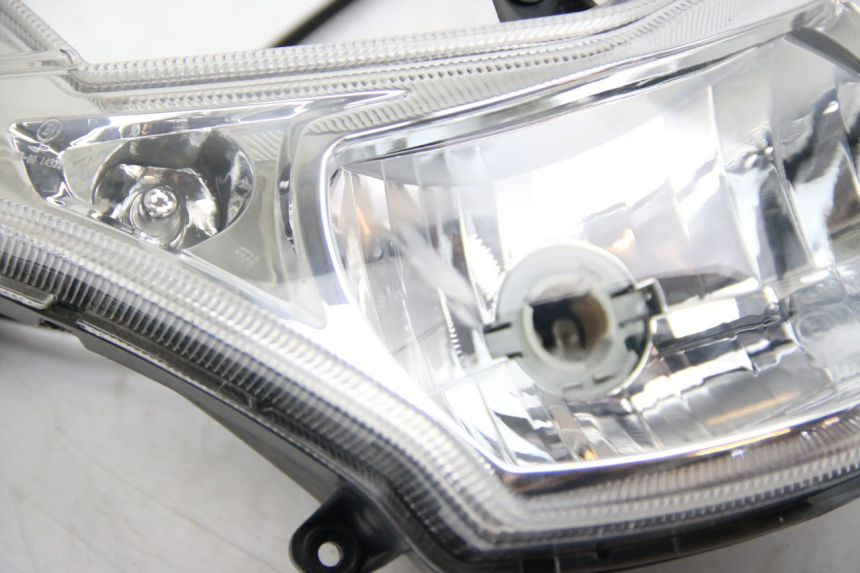 photo de FRONT HEADLIGHT PEUGEOT KISBEE 4T 50 (2018 - 2022)
