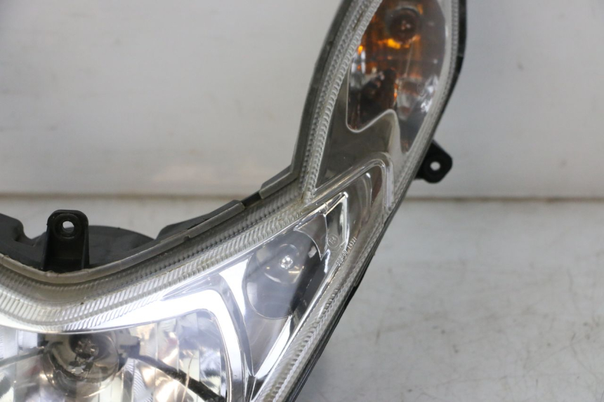 photo de FRONT HEADLIGHT PEUGEOT KISBEE 4T 50 (2018 - 2022)