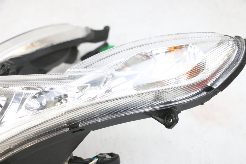 photo de FRONT HEADLIGHT PEUGEOT KISBEE 4T 50 (2010 - 2017)