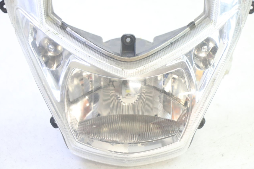 photo de FRONT HEADLIGHT PEUGEOT KISBEE 4T 50 (2010 - 2017) - Zoom on usage condition