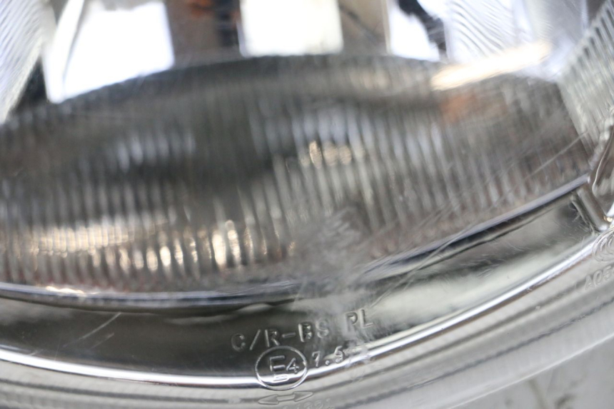 photo de FRONT HEADLIGHT PEUGEOT KISBEE 4T 50 (2010 - 2017) - Focus on structure