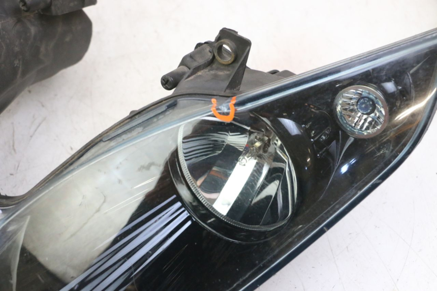 photo de FRONT HEADLIGHT PIAGGIO MP3 LT 400 (2007 - 2012)