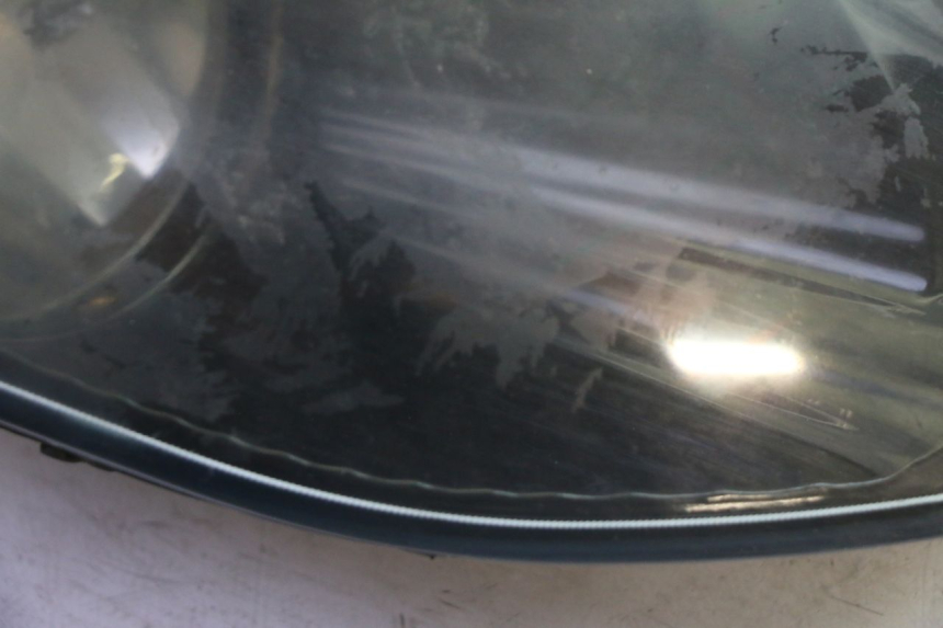 photo de HEADLIGHT PIAGGIO MP3 RL 250 (2007 - 2010) - Alternative perspective