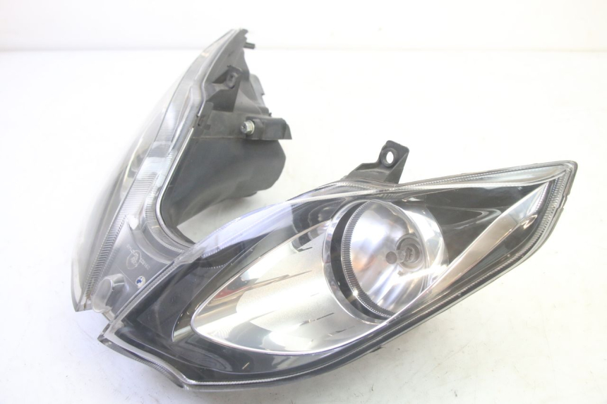 photo de HEADLIGHT PIAGGIO MP3 500 (2016 - 2018) - Zoom on usage condition