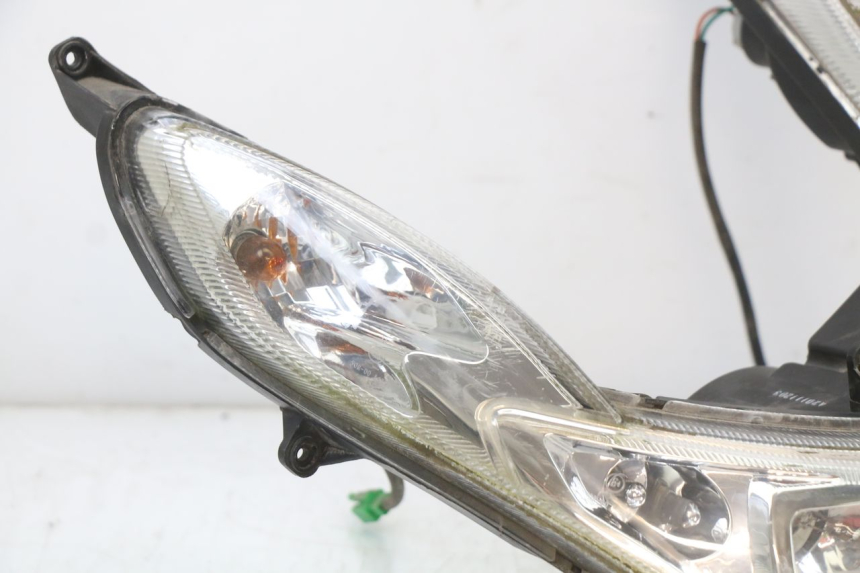 photo de FRONT HEADLIGHT PEUGEOT KISBEE 4T 50 (2010 - 2017)