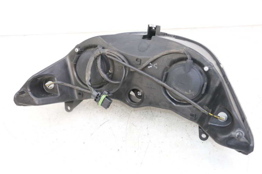 photo de FRONT HEADLIGHT PIAGGIO XEVO - X EVO 125 (2007 - 2016)