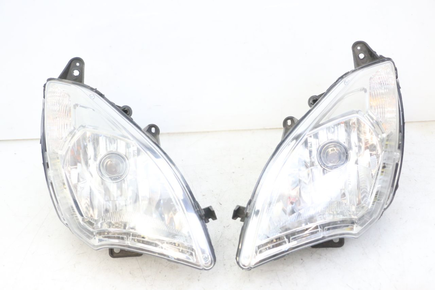 photo de HEADLIGHT PEUGEOT SATELIS 125 (2013 - 2018)