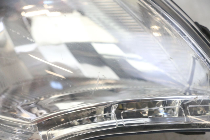 photo de HEADLIGHT PEUGEOT SATELIS 125 (2013 - 2018)