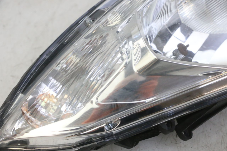 photo de HEADLIGHT PEUGEOT SATELIS 125 (2013 - 2018)