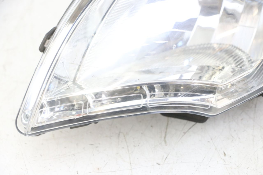 photo de HEADLIGHT PEUGEOT SATELIS 125 (2013 - 2018)