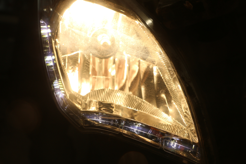 photo de HEADLIGHT PEUGEOT SATELIS 125 (2013 - 2018)