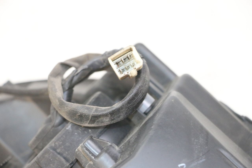 photo de HEADLIGHT PEUGEOT SATELIS 125 (2013 - 2018)