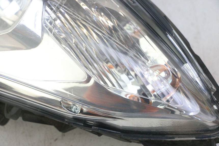 photo de HEADLIGHT PEUGEOT SATELIS 125 (2013 - 2018)