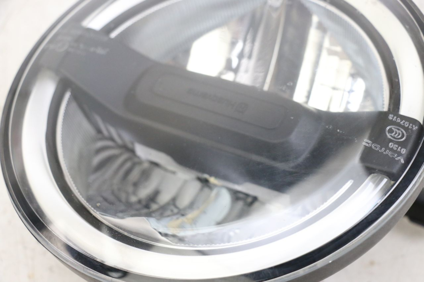 photo de HEADLIGHT HUSQVARNA SVARTPILEN 401 (2018 - 2023) - Markings and original references