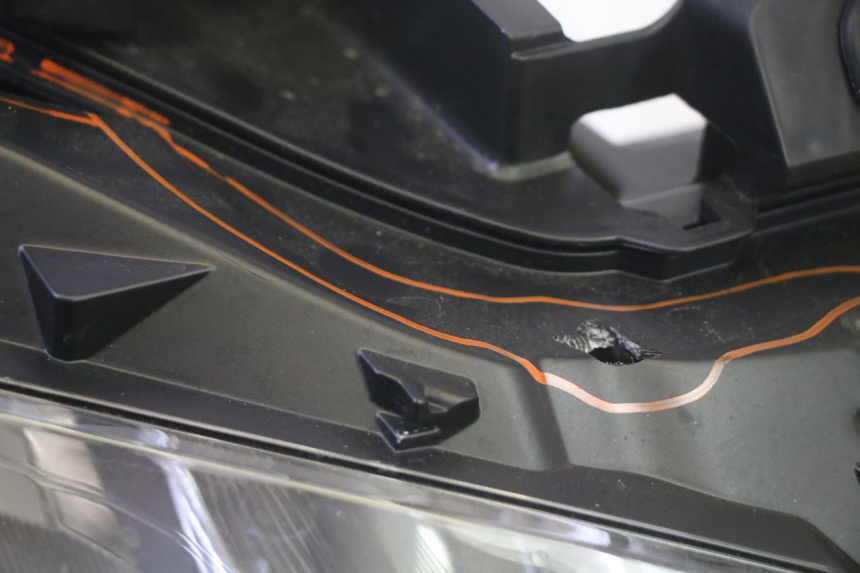 photo de HEADLIGHT YAMAHA TRICITY 300 (2020 - 2024) - Alternative perspective