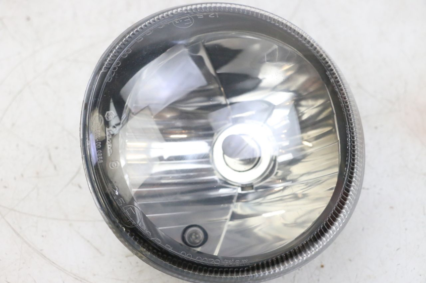 photo de FRONT HEADLIGHT PIAGGIO VESPA GTS SUPER IE 125 (2009 - 2016) - Surface and material condition