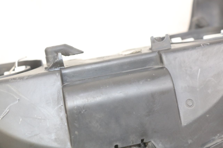 photo de FRONT HEADLIGHT YAMAHA XMAX X-MAX 125 (2006 - 2009) - Surface and material condition