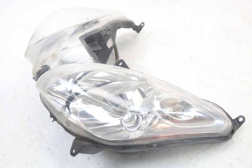 photo de FRONT HEADLIGHT YAMAHA XMAX X-MAX 125 (2006 - 2009) - Alternative perspective