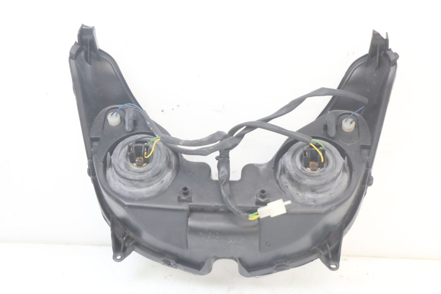 photo de FRONT HEADLIGHT YAMAHA XMAX X-MAX 125 (2006 - 2009) - Surface and material condition