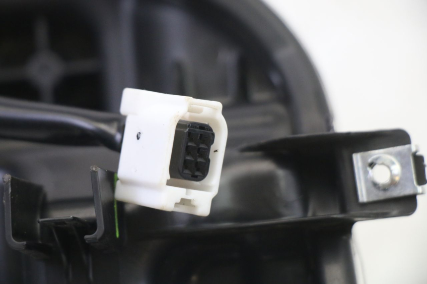 photo de HEADLIGHT YAMAHA XMAX X-MAX 125 (2021 - 2025)