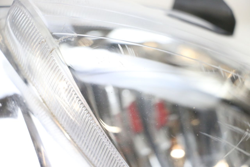 photo de FRONT HEADLIGHT YAMAHA XMAX X-MAX 125 (2006 - 2009) - Component detail