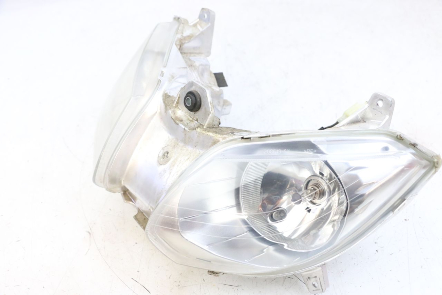 photo de FRONT HEADLIGHT YAMAHA X-MAX XMAX 125 (2010 - 2013) - High-resolution close-up