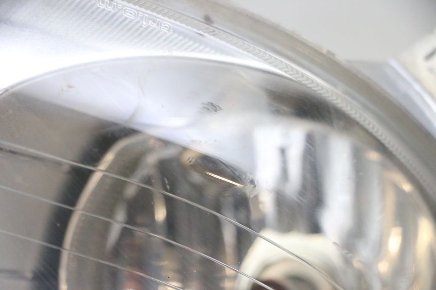 photo de FRONT HEADLIGHT YAMAHA X-MAX XMAX 125 (2010 - 2013) - Zoom on usage condition