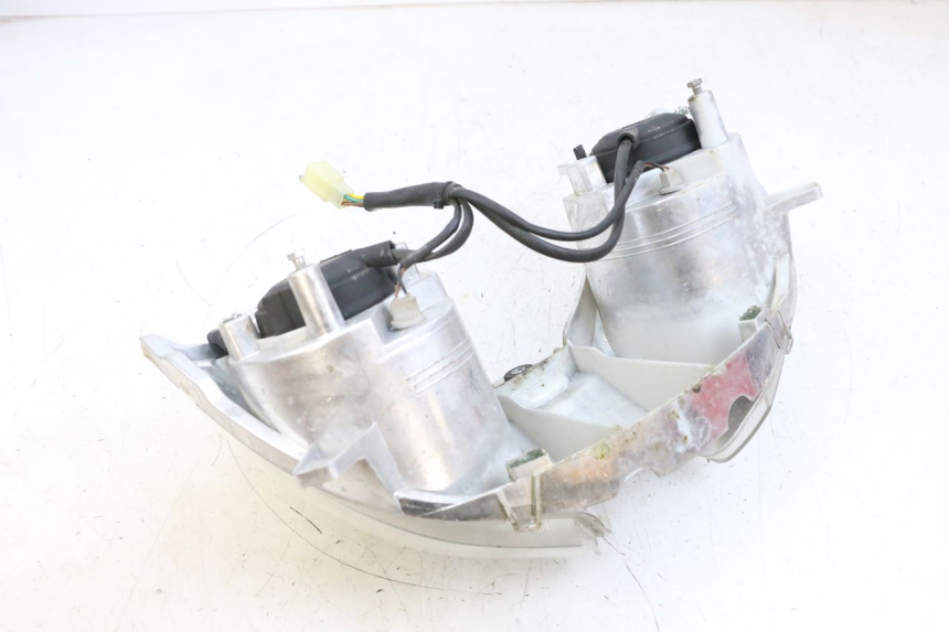 photo de FRONT HEADLIGHT YAMAHA X-MAX XMAX 125 (2010 - 2013) - Surface and material condition