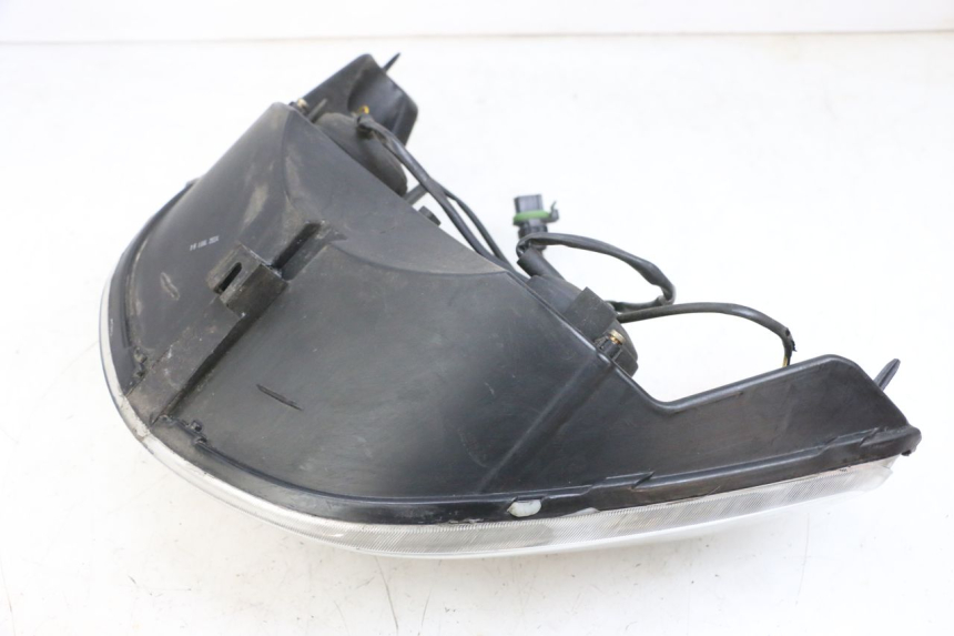 photo de FRONT HEADLIGHT PIAGGIO X8 125 (2004 - 2007) - Alternative perspective