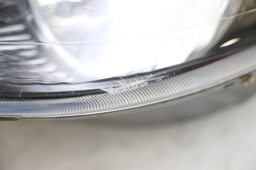 photo de FRONT HEADLIGHT PIAGGIO XEVO - X EVO 125 (2007 - 2017) - Additional view of the item