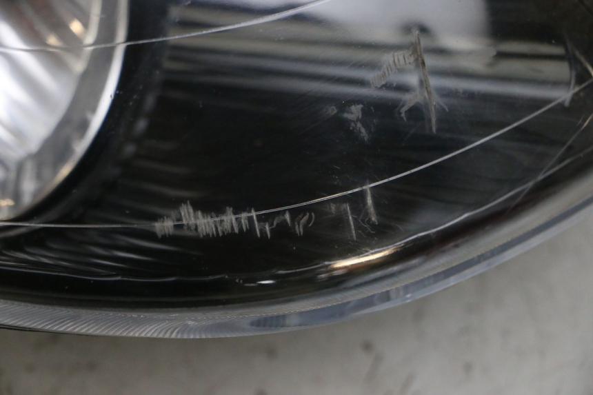 photo de FRONT HEADLIGHT PIAGGIO XEVO - X EVO 125 (2007 - 2017) - Detailed visual inspection