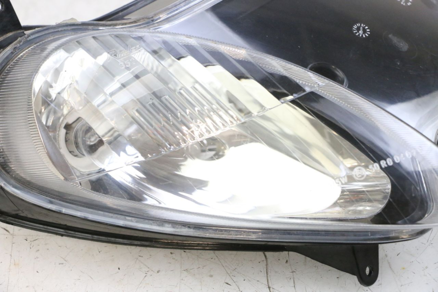 photo de FRONT HEADLIGHT YAMAHA YP MAJESTY 125 (2002 - 2006) - Surface and material condition