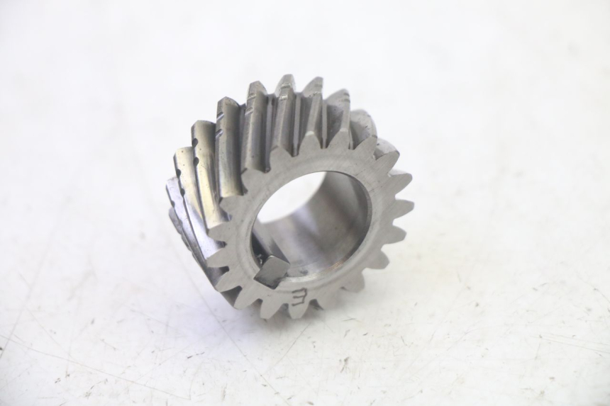photo de TRANSMISSION DRIVE GEAR SHAFT YAMAHA TTR 125 (2000 - 2020) - Alternative perspective