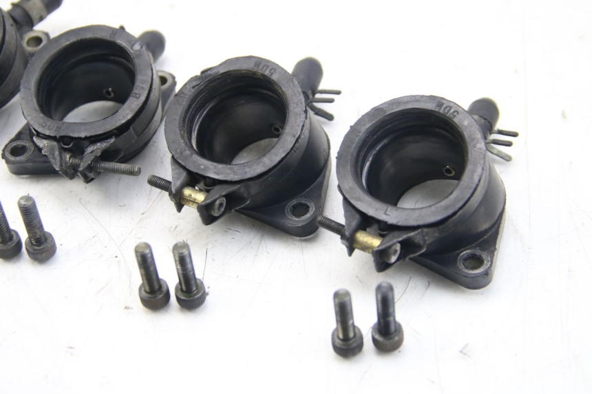 photo de INTAKE MANIFOLD YAMAHA FZS FAZER 600 (2001 - 2003)