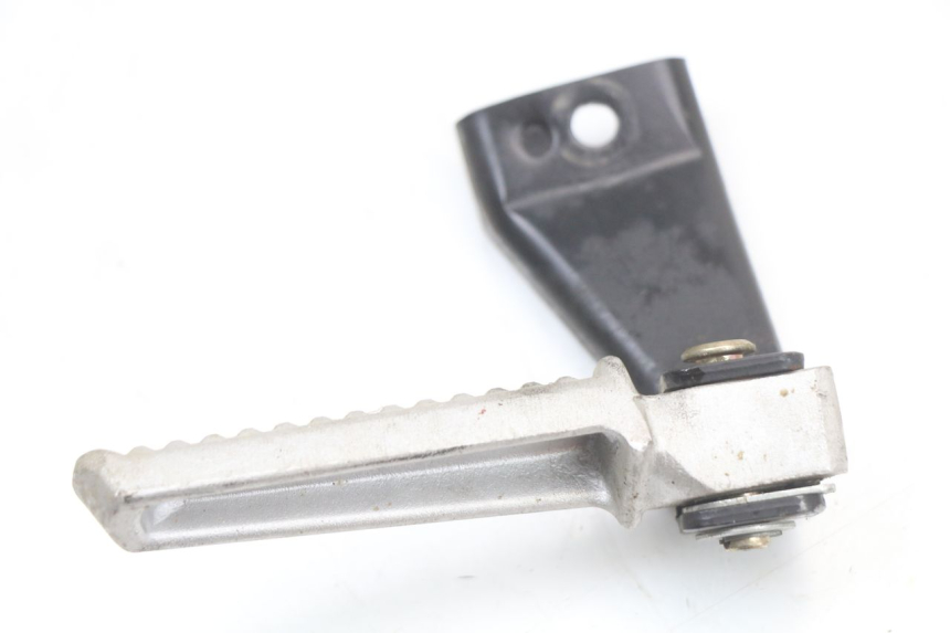 photo de Rear right footpeg bracket DAELIM A-FOUR 2T 50 (2005 - 2012)