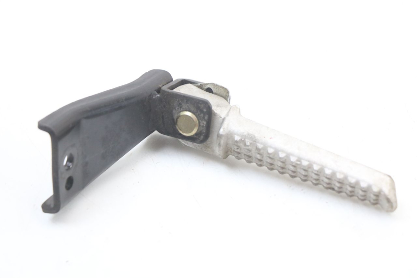 photo de Rear right footpeg bracket DAELIM A-FOUR 2T 50 (2005 - 2012)