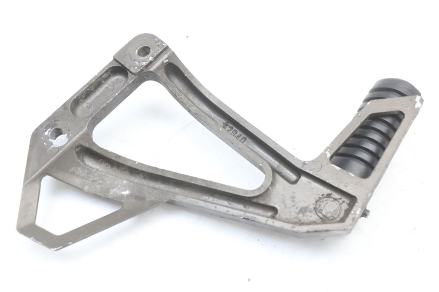 photo de REAR RIGHT FOOTREST MOUNT CAGIVA SUPER CITY 125 (1992 - 1997)