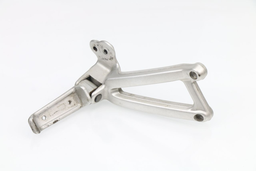 photo de REAR RIGHT FOOTREST MOUNT DUCATI ST2 944 (1997 - 2003)