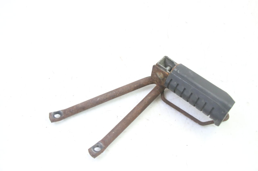 photo de REAR RIGHT FOOTREST MOUNT APRILIA ETX 125 (1998 - 2002)