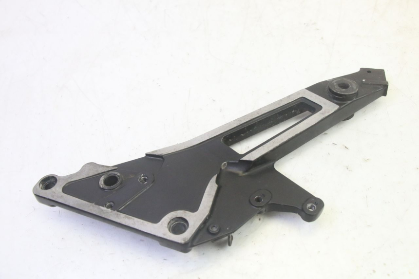 photo de REAR RIGHT FOOTREST MOUNT KAWASAKI GPZ RX 1000 (1986 - 1988) - Alternative perspective