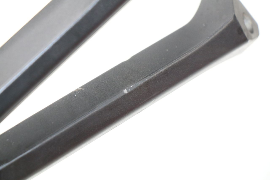 photo de REAR RIGHT FOOTREST MOUNT SUZUKI GSX-R GSXR 750 (2011 - 2016)