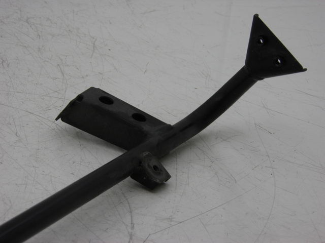 photo de REAR RIGHT FOOTREST MOUNT HONDA FES PANTHEON 125 (2003 - 2007) - Zoom on usage condition