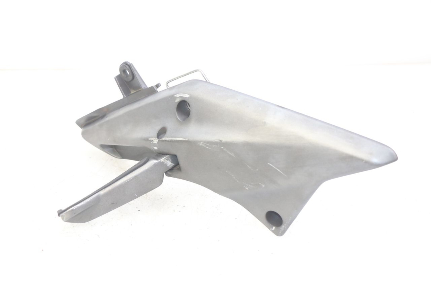 photo de RIGHT REAR FOOTREST MOUNTING PLATE HONDA FJS SILVERWING SILVER WING 400 (2009 - 2016)