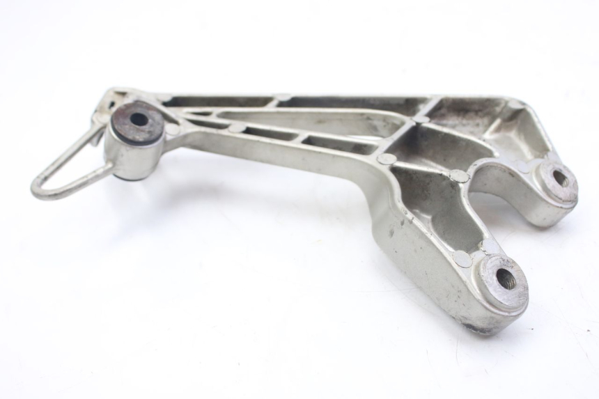 photo de RIGHT REAR FOOTREST MOUNTING PLATE HONDA VFR FI RC46 800 (1998 - 2001)